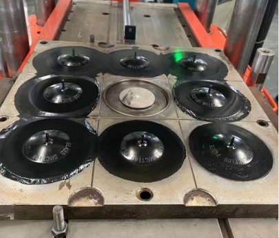 ماكينة قولبة حقن الأكواب المطاطية Rubber Suction Cup Injection Molding Machine