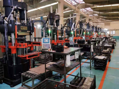 Vertical Injection Molding Machine