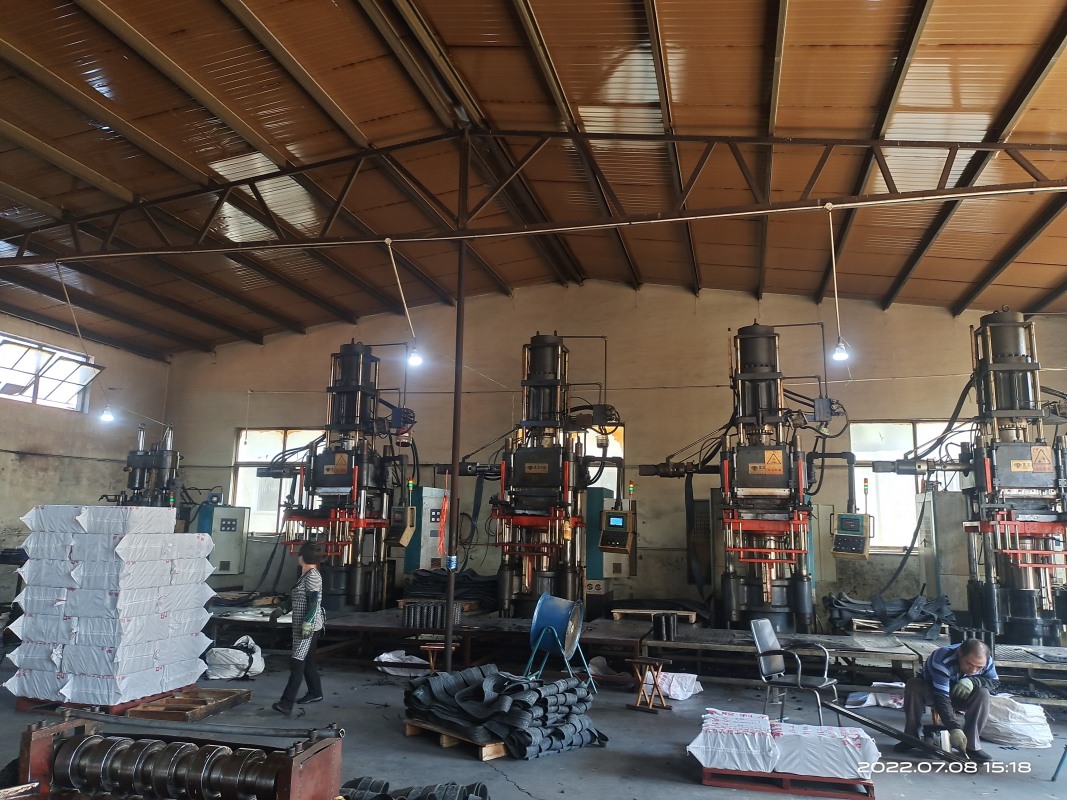 ماكينة حقن المطاط الأوتوماتيكية