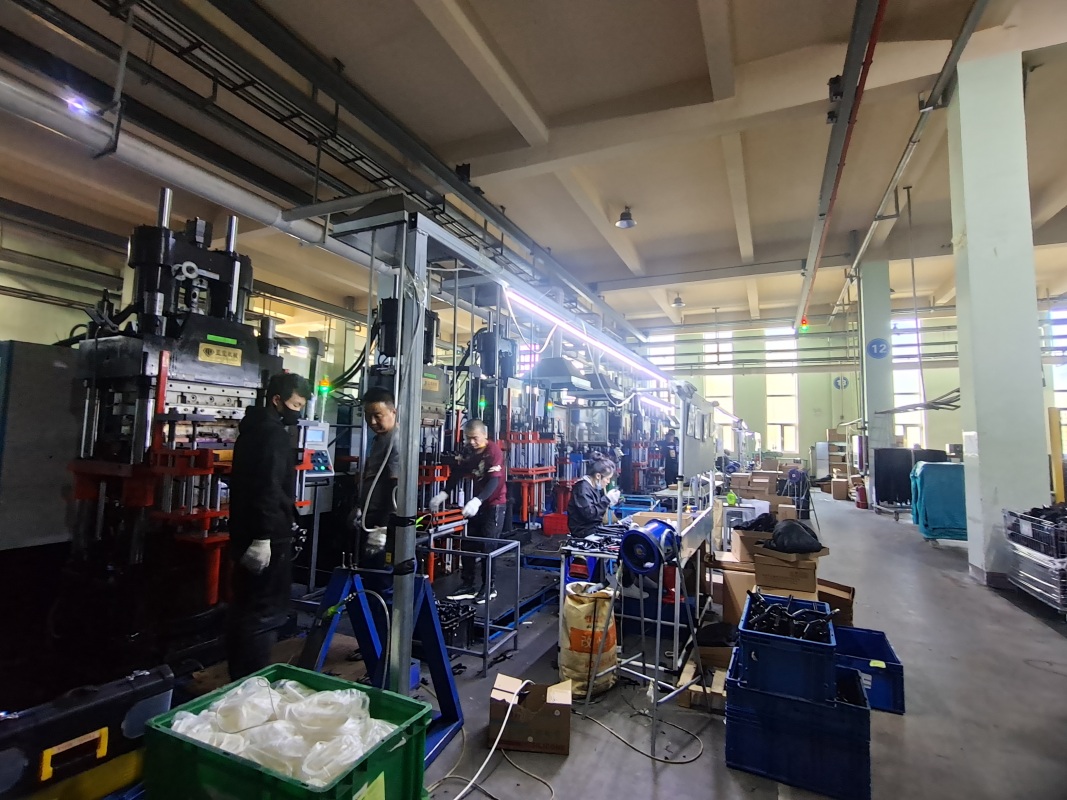 Große flache hydraulische Presse